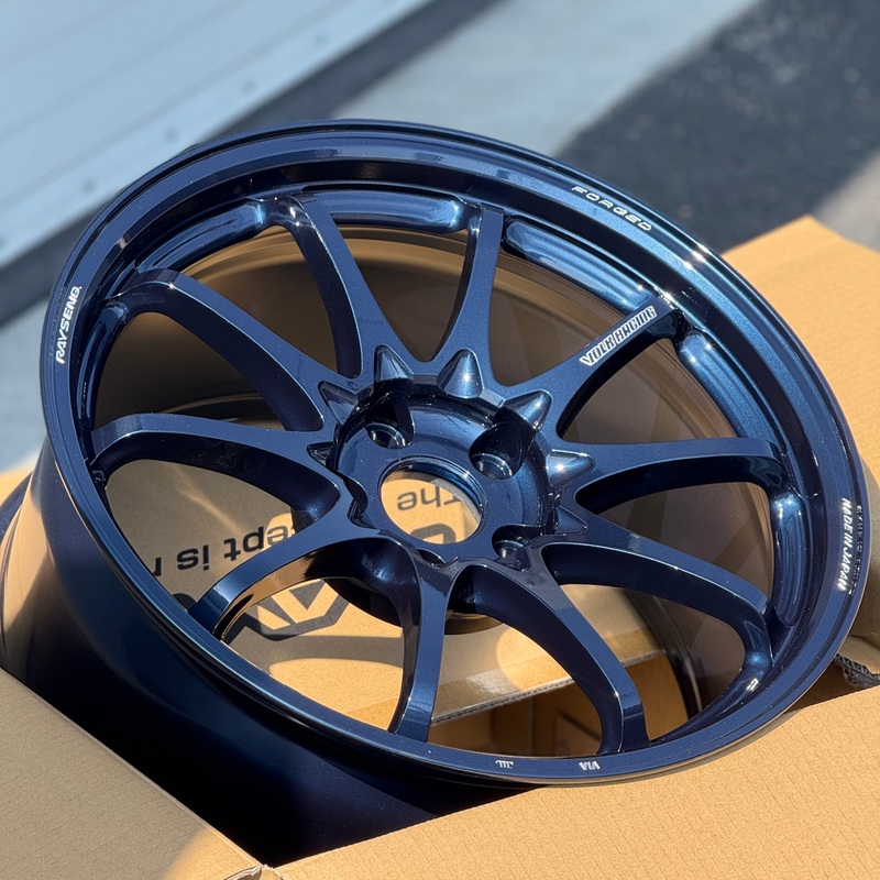 Volk Racing CE28N-Plus 18×9.5 +38 5×114.3 Mag Blue (SET)