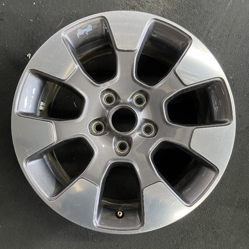 18″ WRANGLER 18 VIN X 6th digit JL body 18×7.5 7 spoke opt WPT polished face with Tech gray pockets Original OEM Wheel Rim