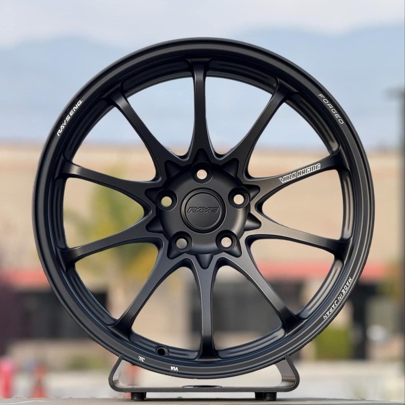 Volk Racing CE28N-Plus 18×9.5 +22 5×114.3 Matte Black (SET)